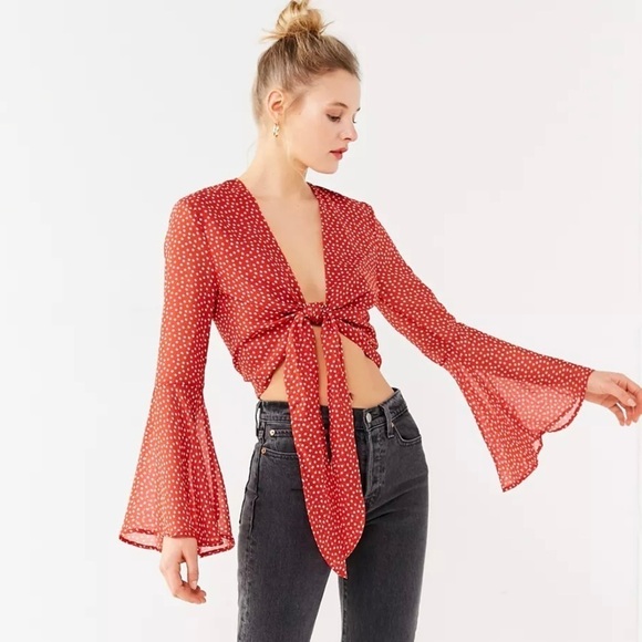 NWT UO Star Print Tie-Front Bell-Sleeve Crop Top - Picture 1 of 11